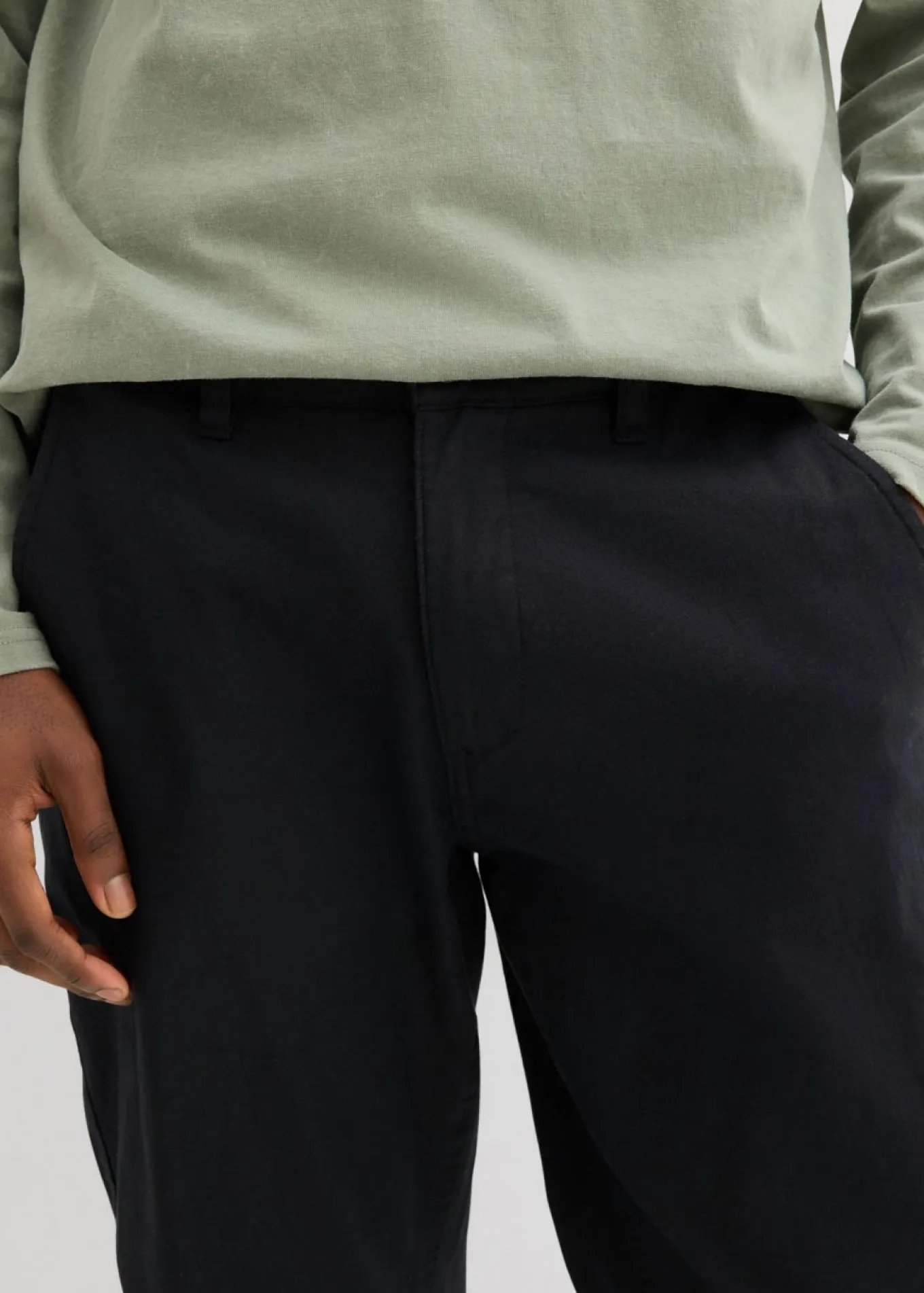 Pantalón tipo chino de lino puro con corte recto y regular