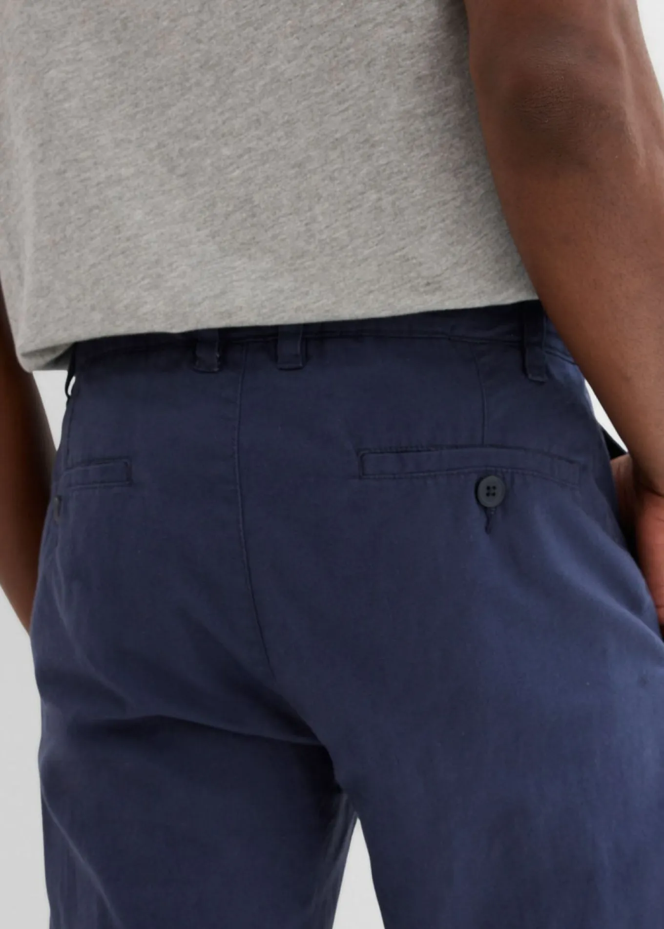 Pantalón tipo chino de lino puro con corte recto y regular