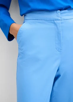 Pantalón tipo chino de sarga de algodón