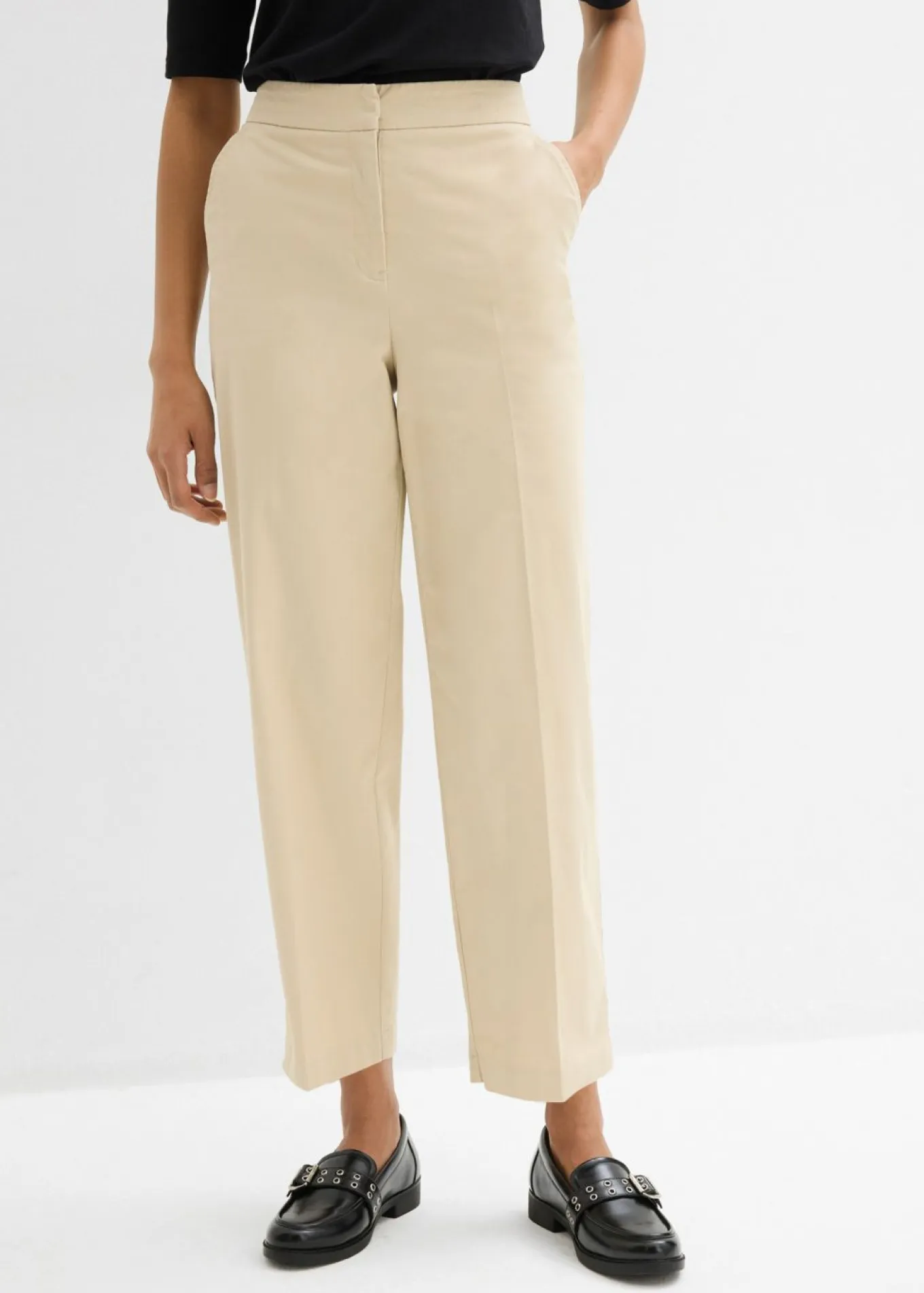 Pantalón tipo chino de sarga de algodón