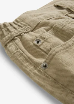 Pantalón térmico con corte holgado, cinturilla cómoda y diseño recto