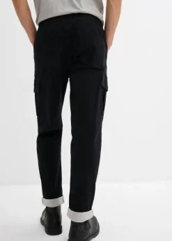 Pantalón térmico con corte relajado y diseño tapered