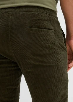 Pantalón térmico de pana con corte regular, forro de franela y diseño recto