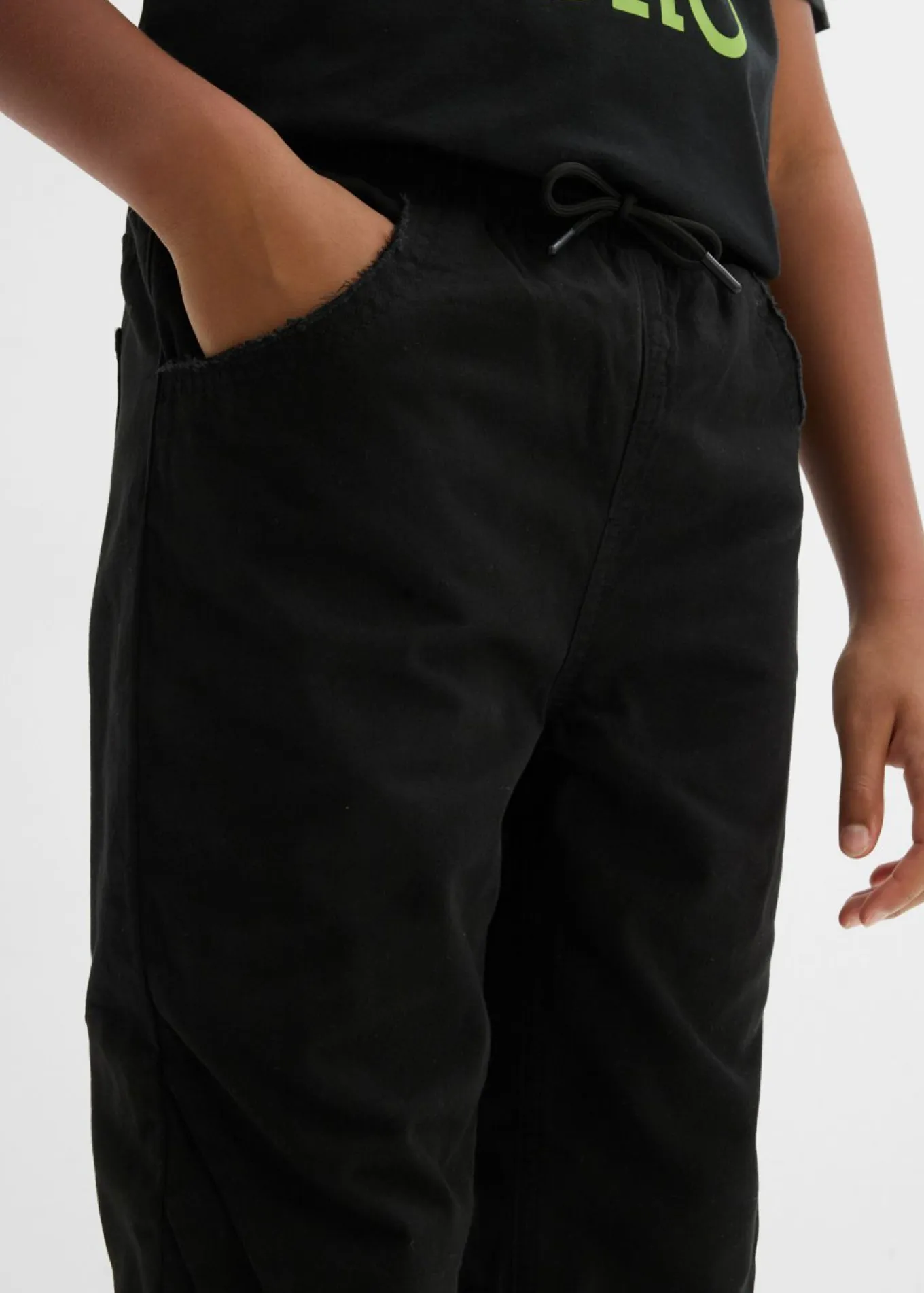 Pantalón térmico sin cierre con corte regular y forro de punto