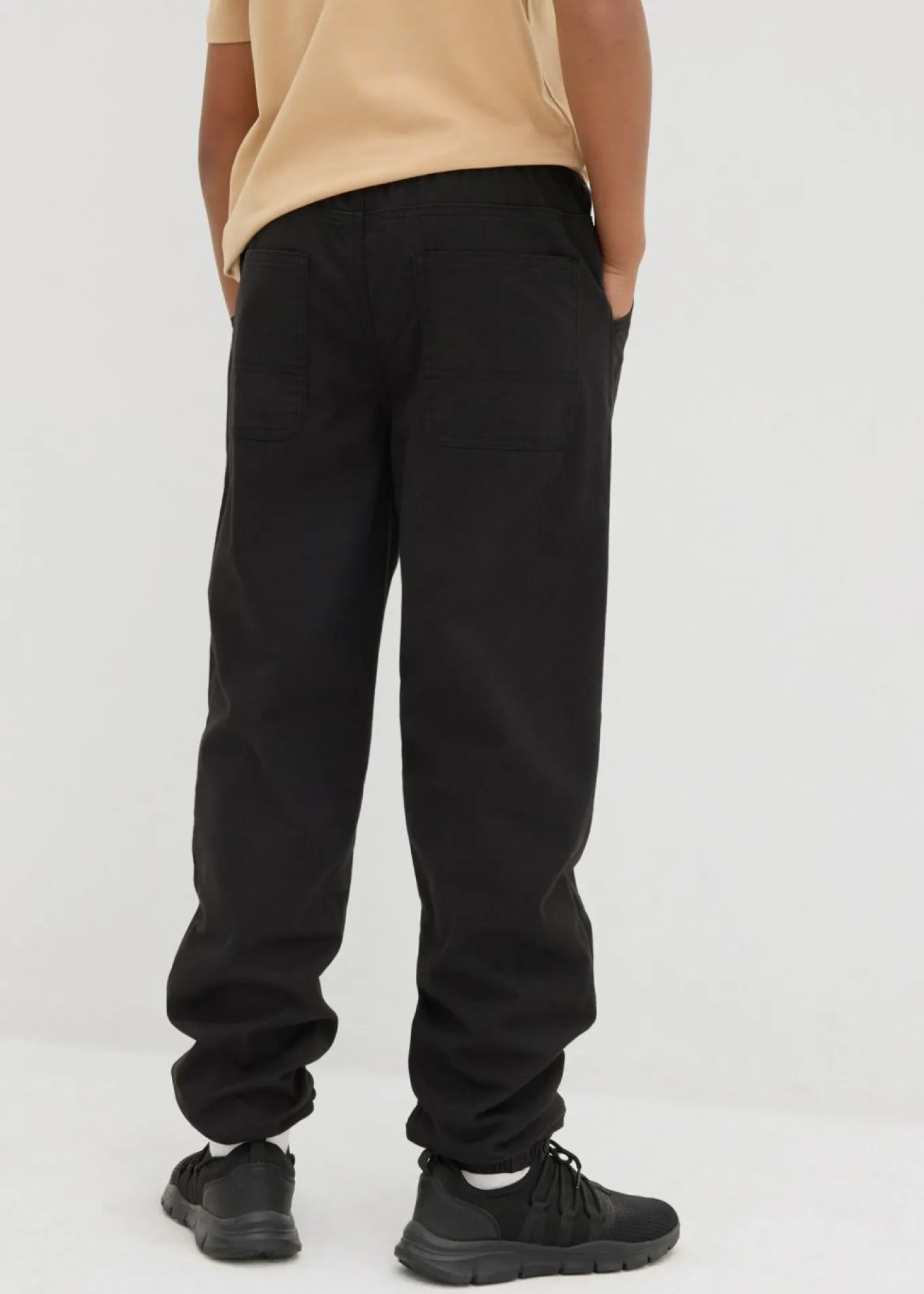 Pantalón térmico sin cierre con corte holgado y forro de punto