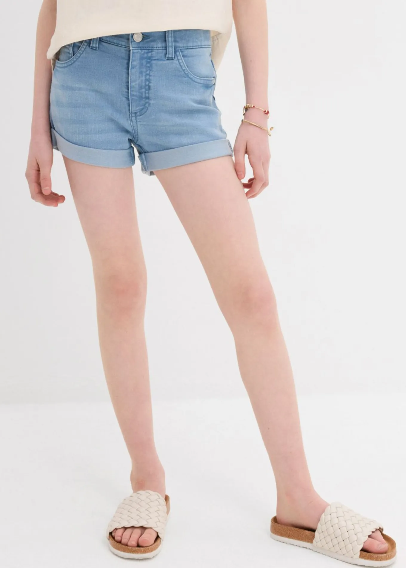 Pantalón vaquero corto con talle medio