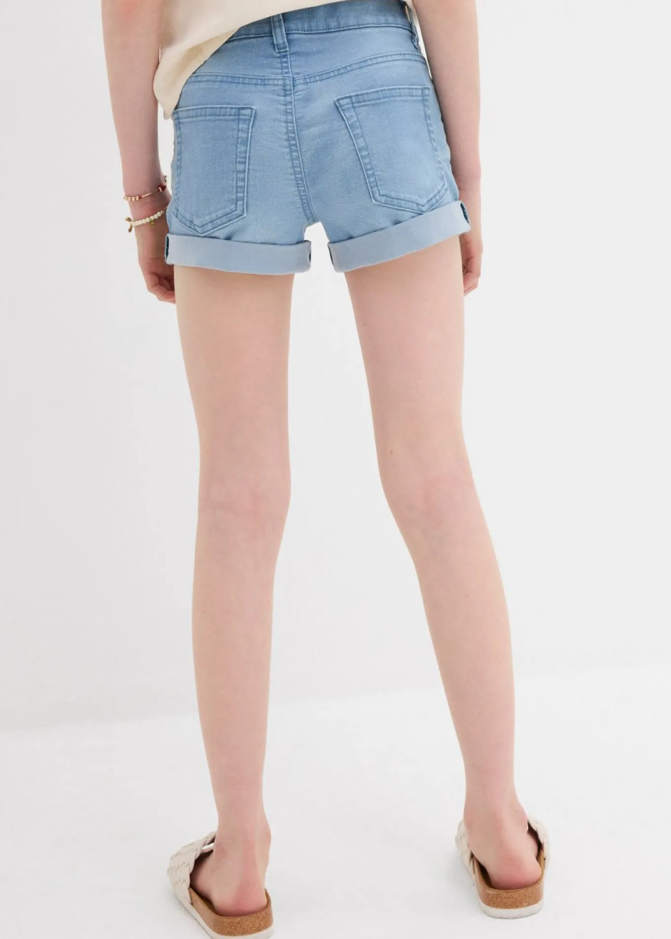 Pantalón vaquero corto con talle medio