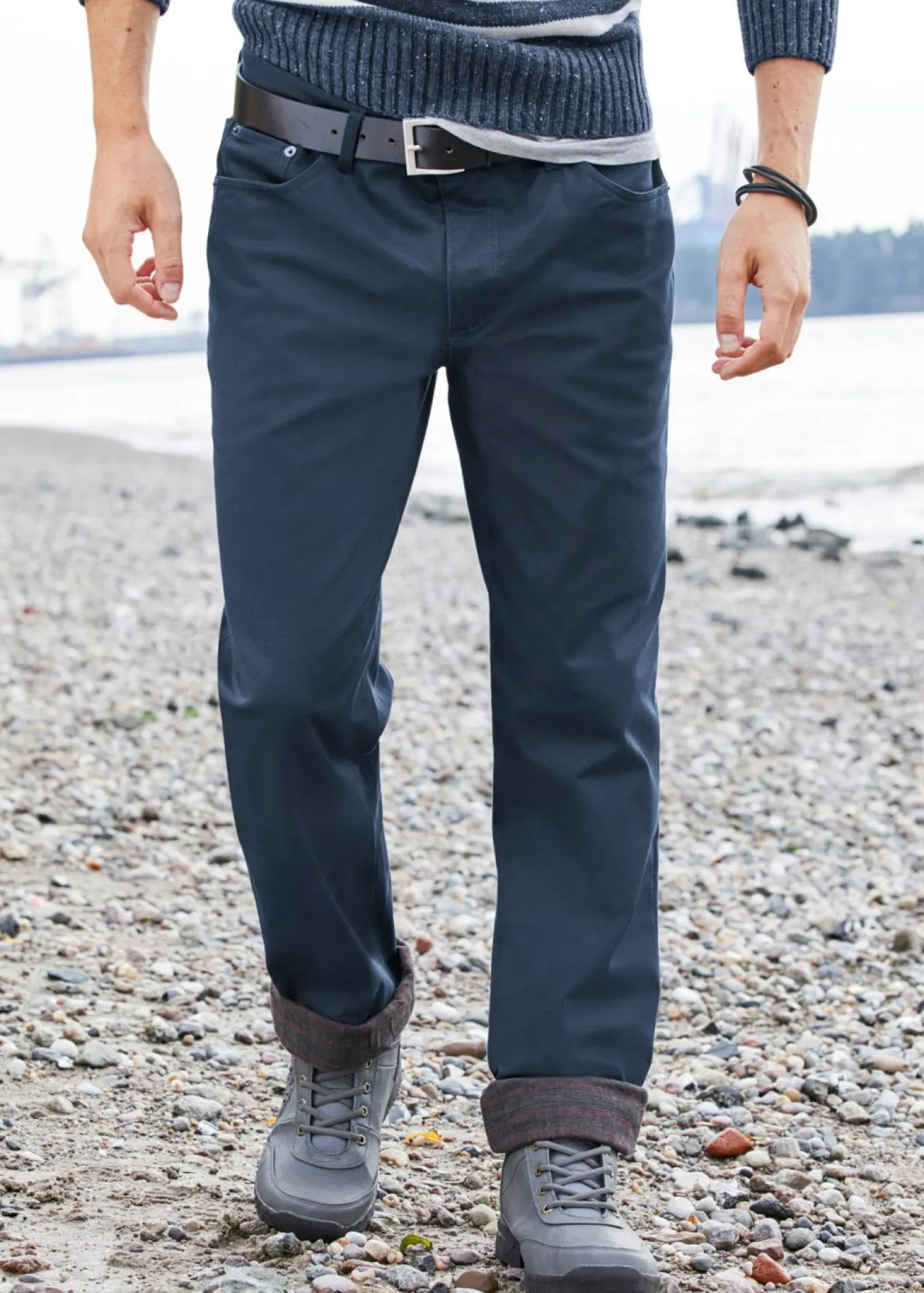 Pantalones térmicos, elásticos y rectos de corte regular
