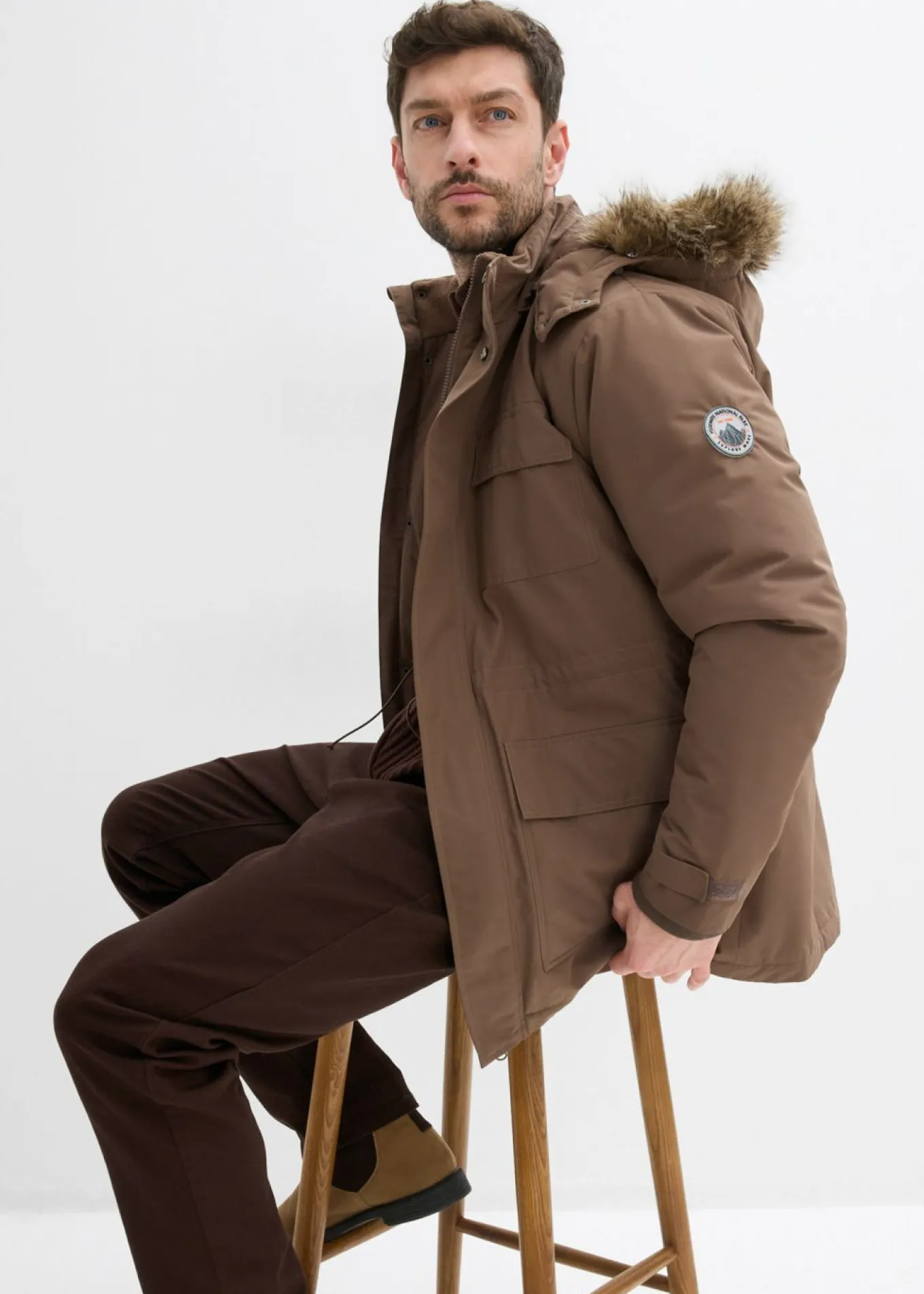 Parka acolchada con forro polar y capucha desmontable