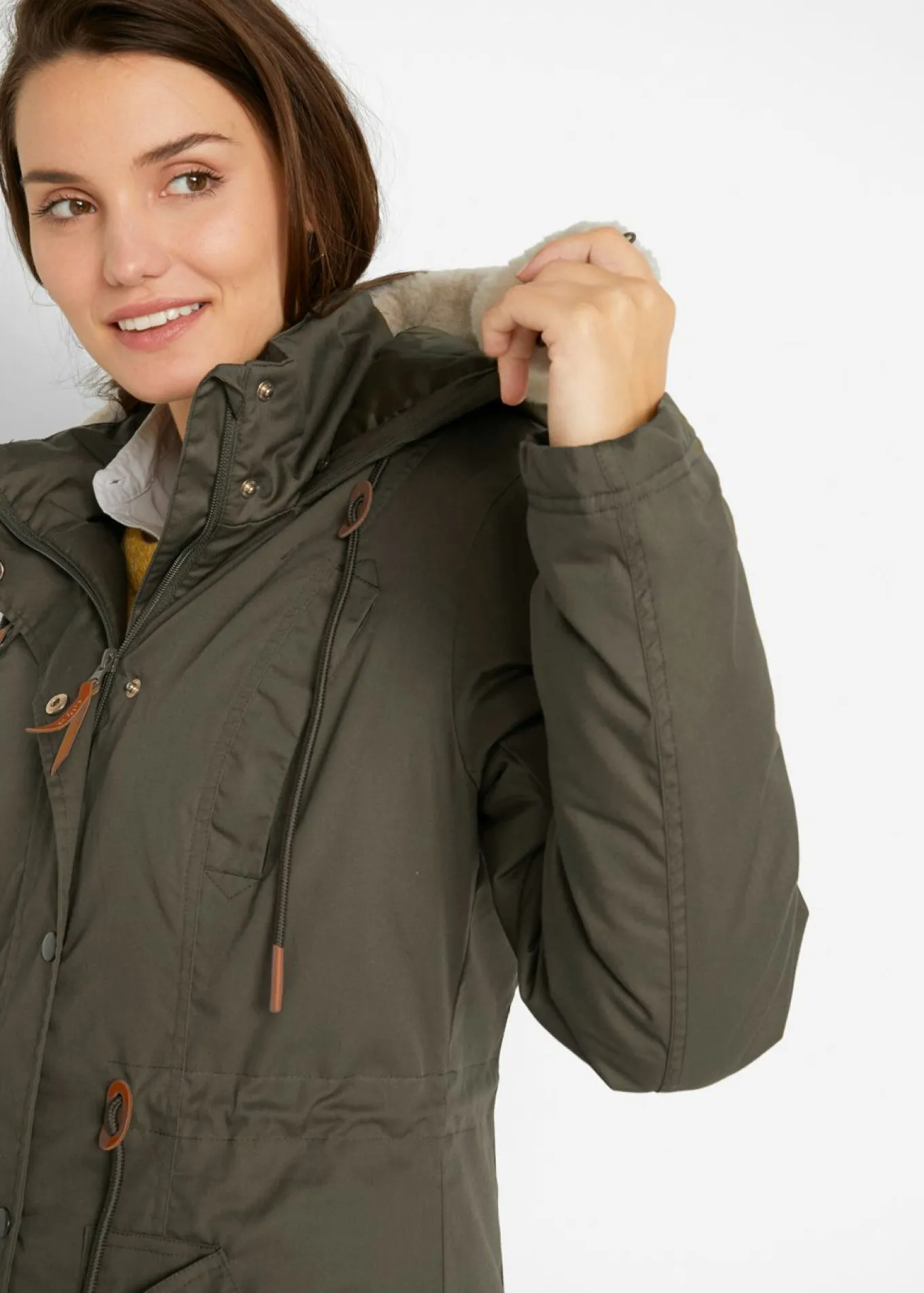 Parka acolchada con ribete de pelo sintético