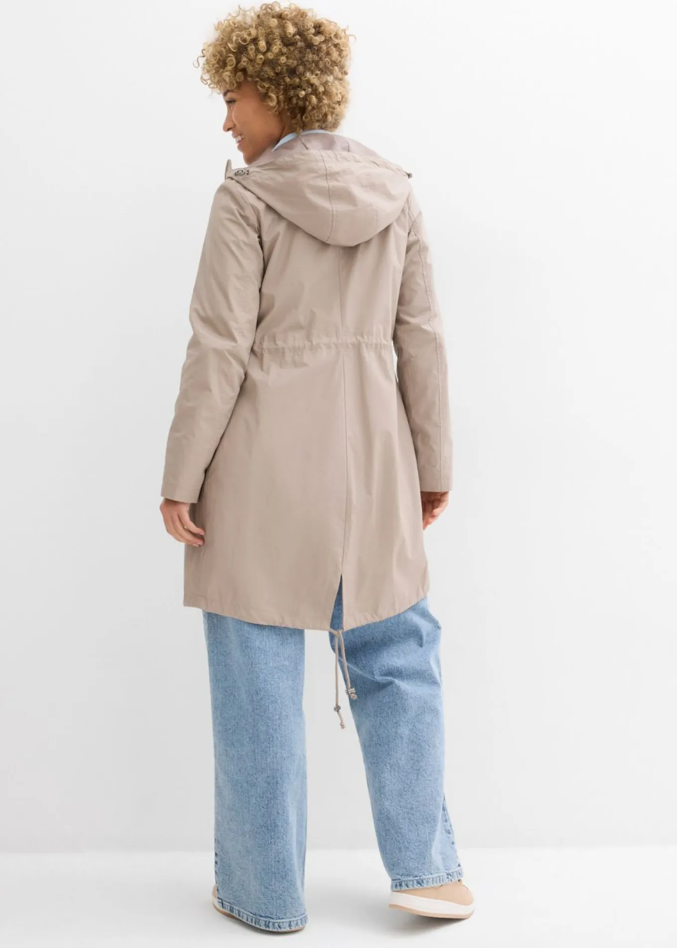 Parka con capucha