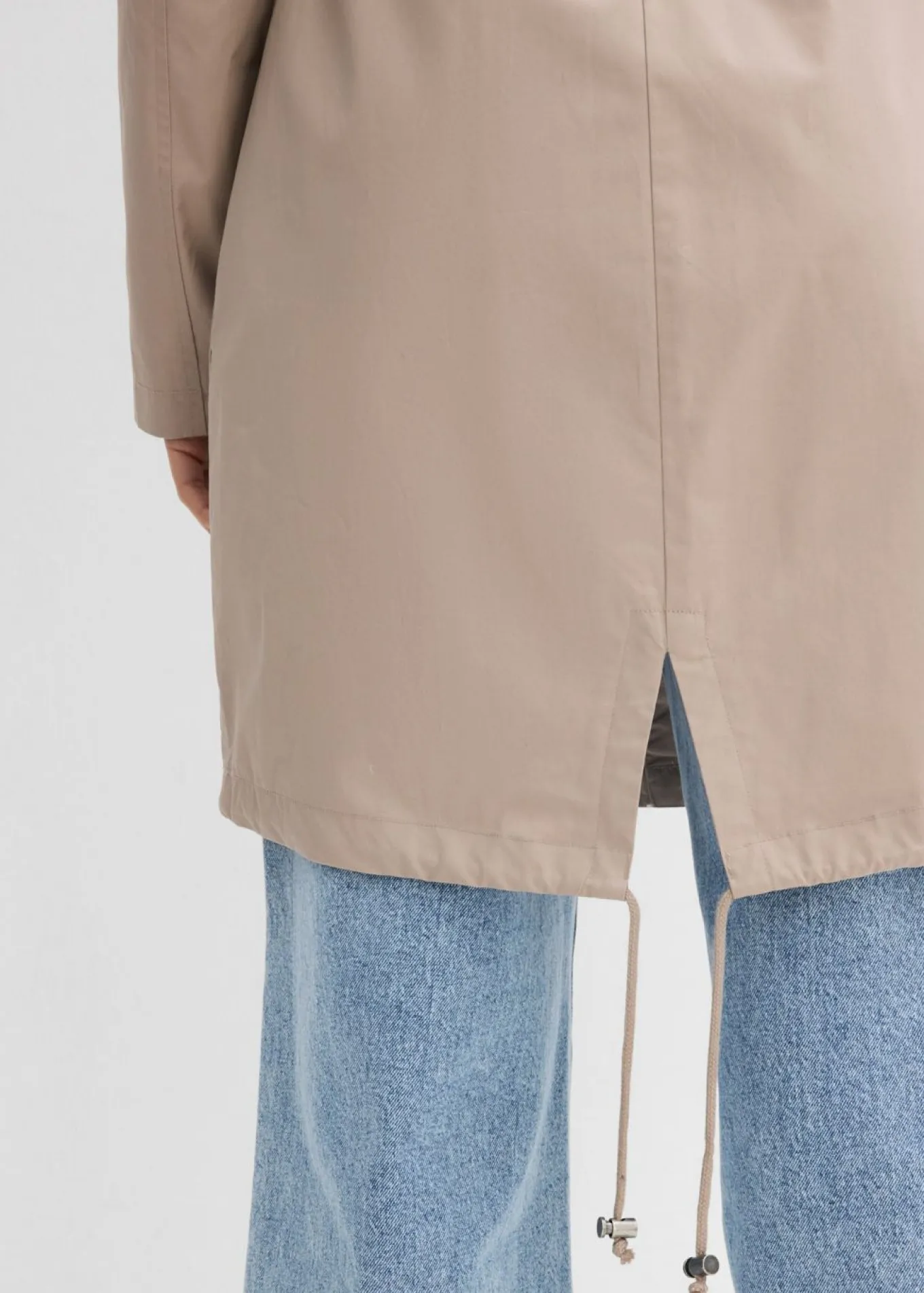 Parka con capucha