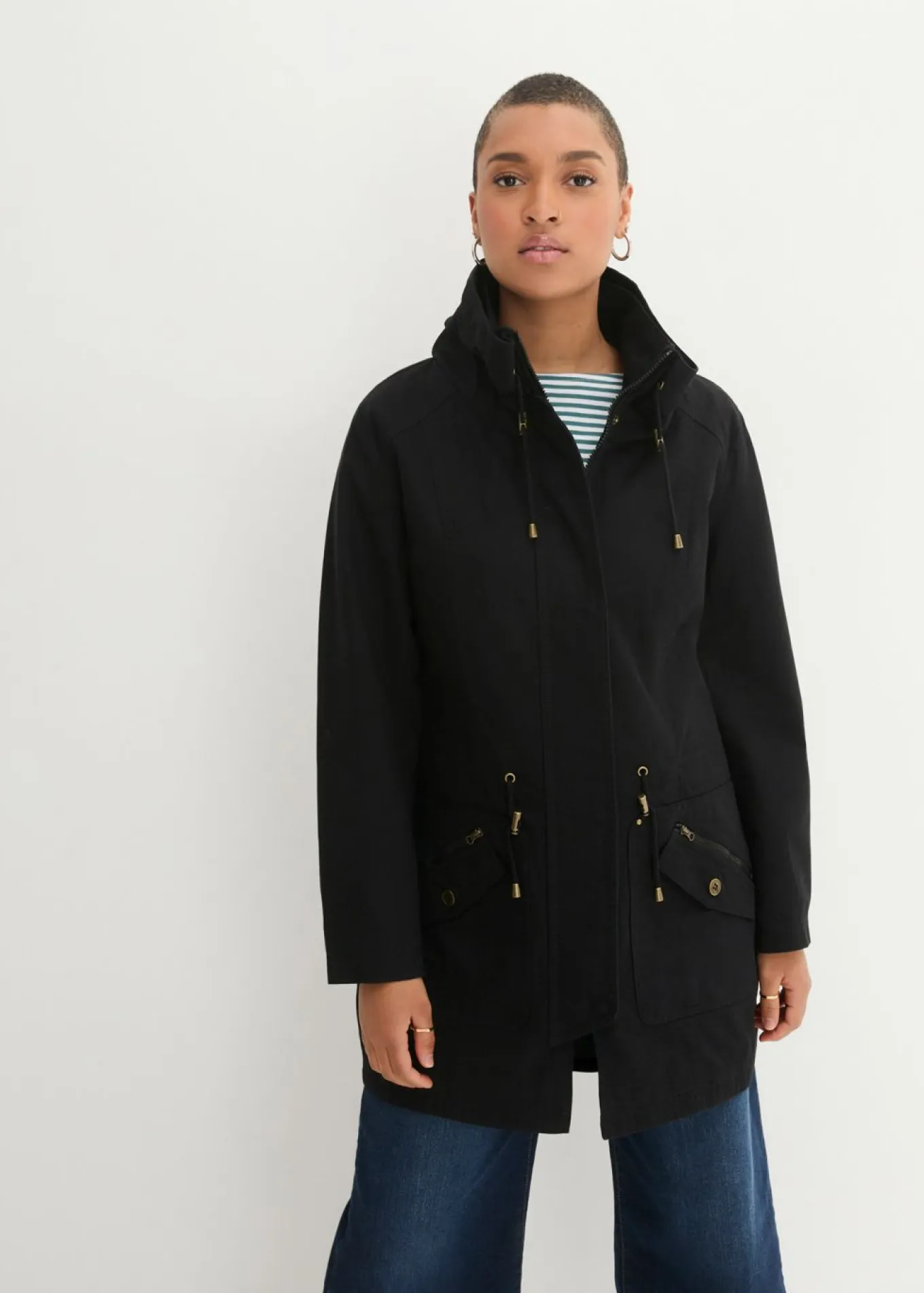 Parka corta de algodón con cuello alto, entallada