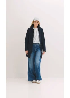 Parka corta de algodón con cuello alto, entallada