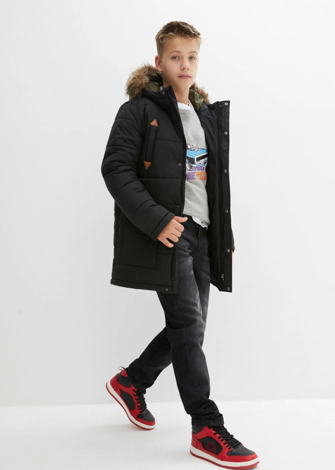 Parka de invierno con detalles de piel sintética y capucha de pelo