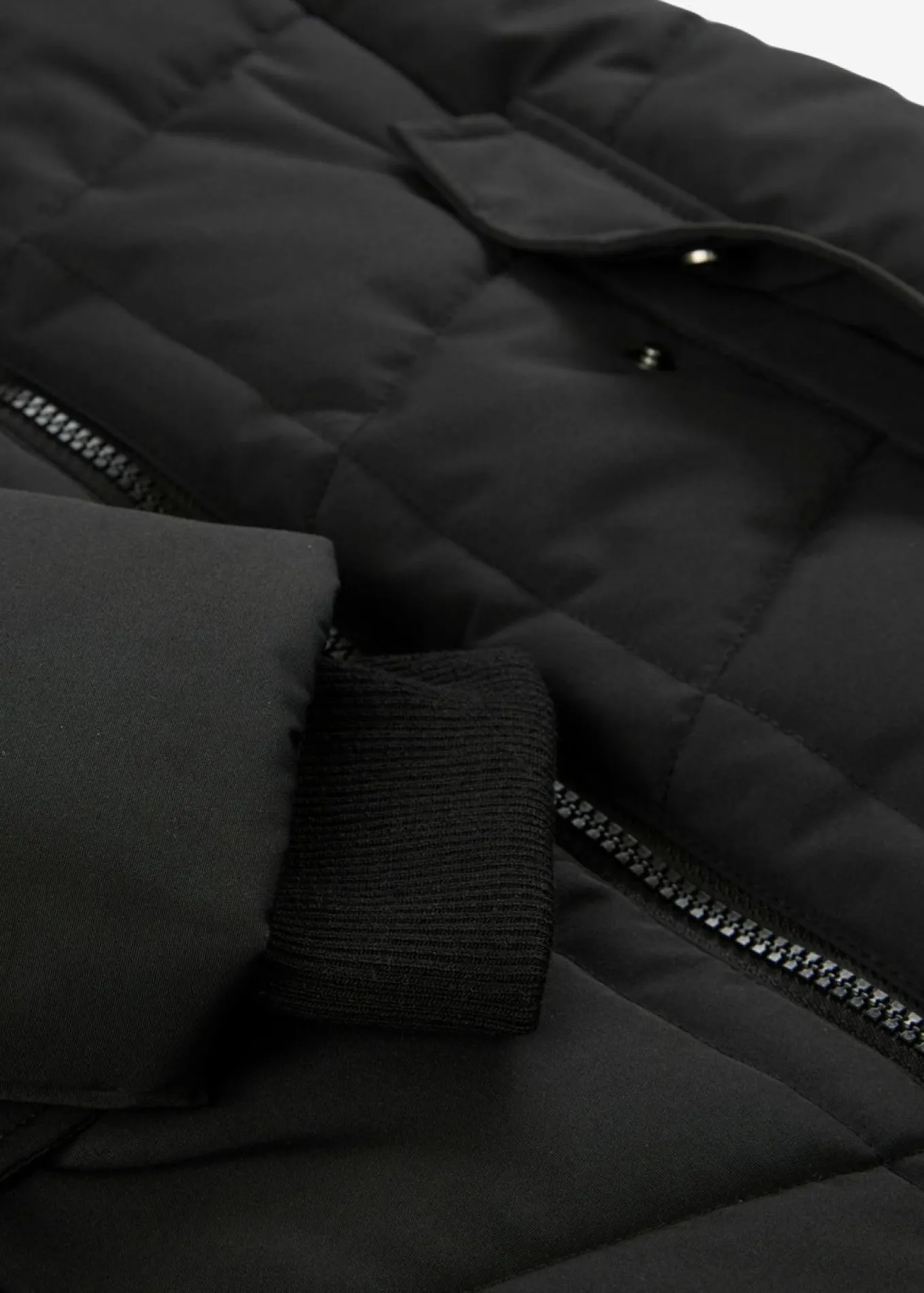 Parka de invierno impermeable con capucha