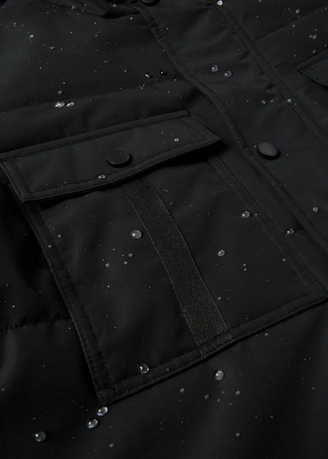 Parka funcional acolchada con prácticos bolsillos, impermeable