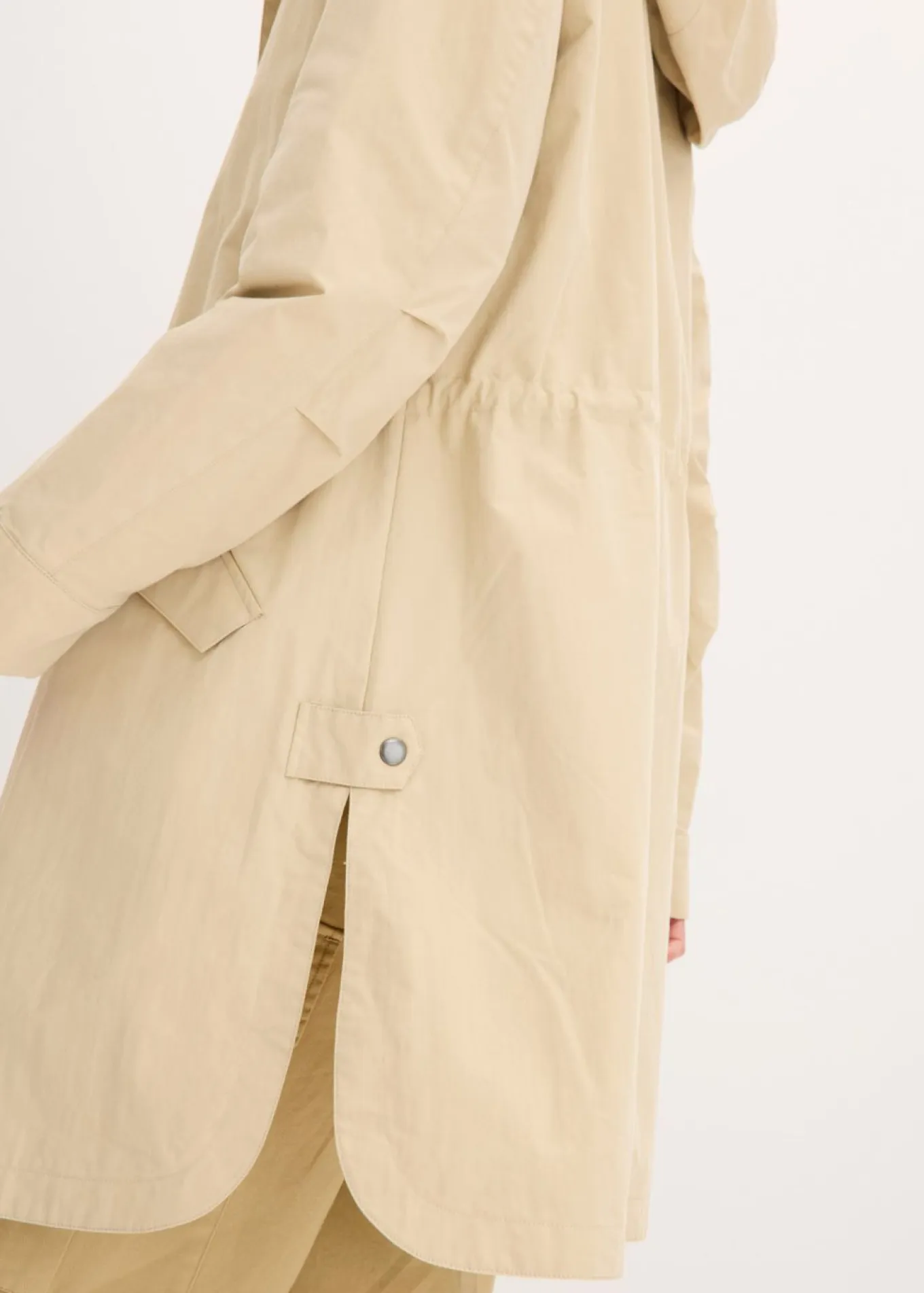 Parka larga con capucha