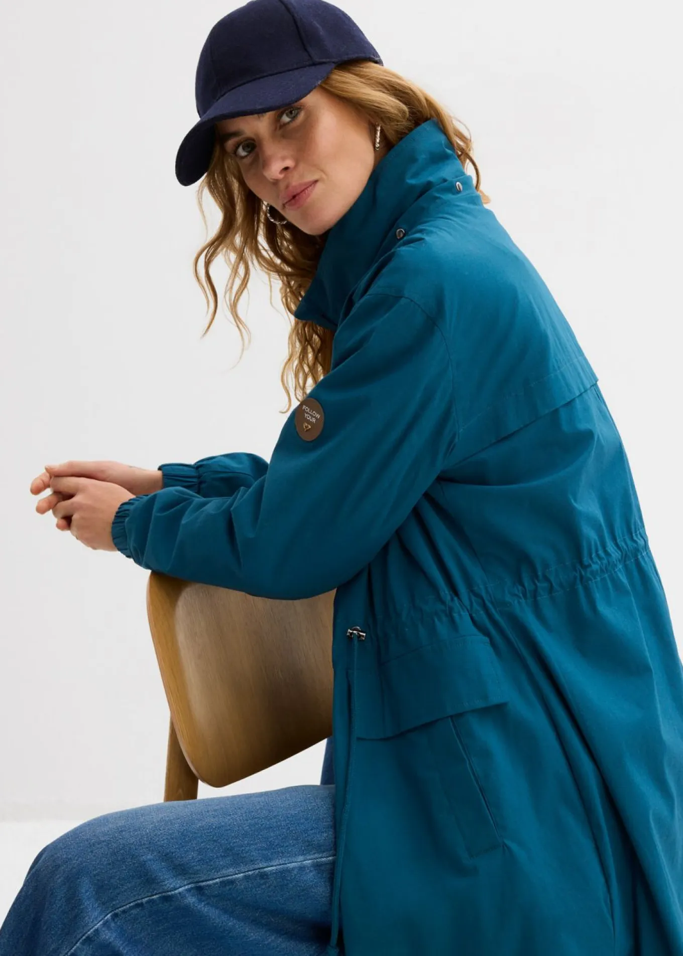 Parka tipo gabardina con bolsillos grandes