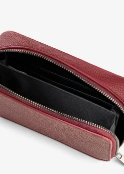 Pequeño bolso estilo bandolera con correa desmontable