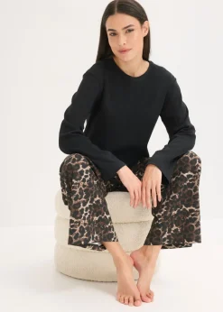 Pijama con camiseta de canalé y pantalón ancho