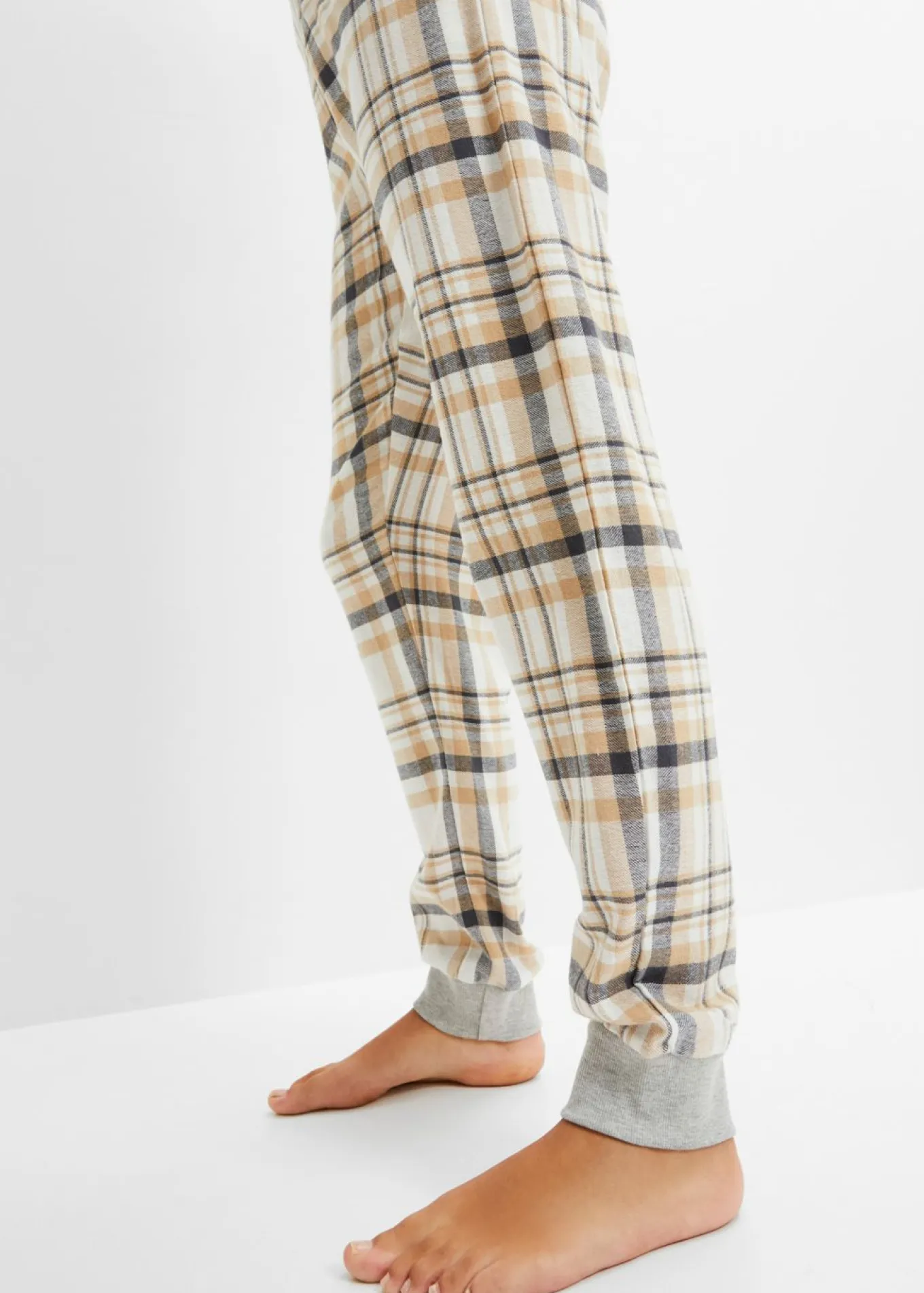Pijama con pantalón de franela