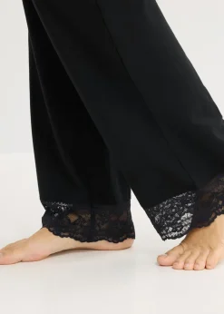 Pijama con ribete de encaje
