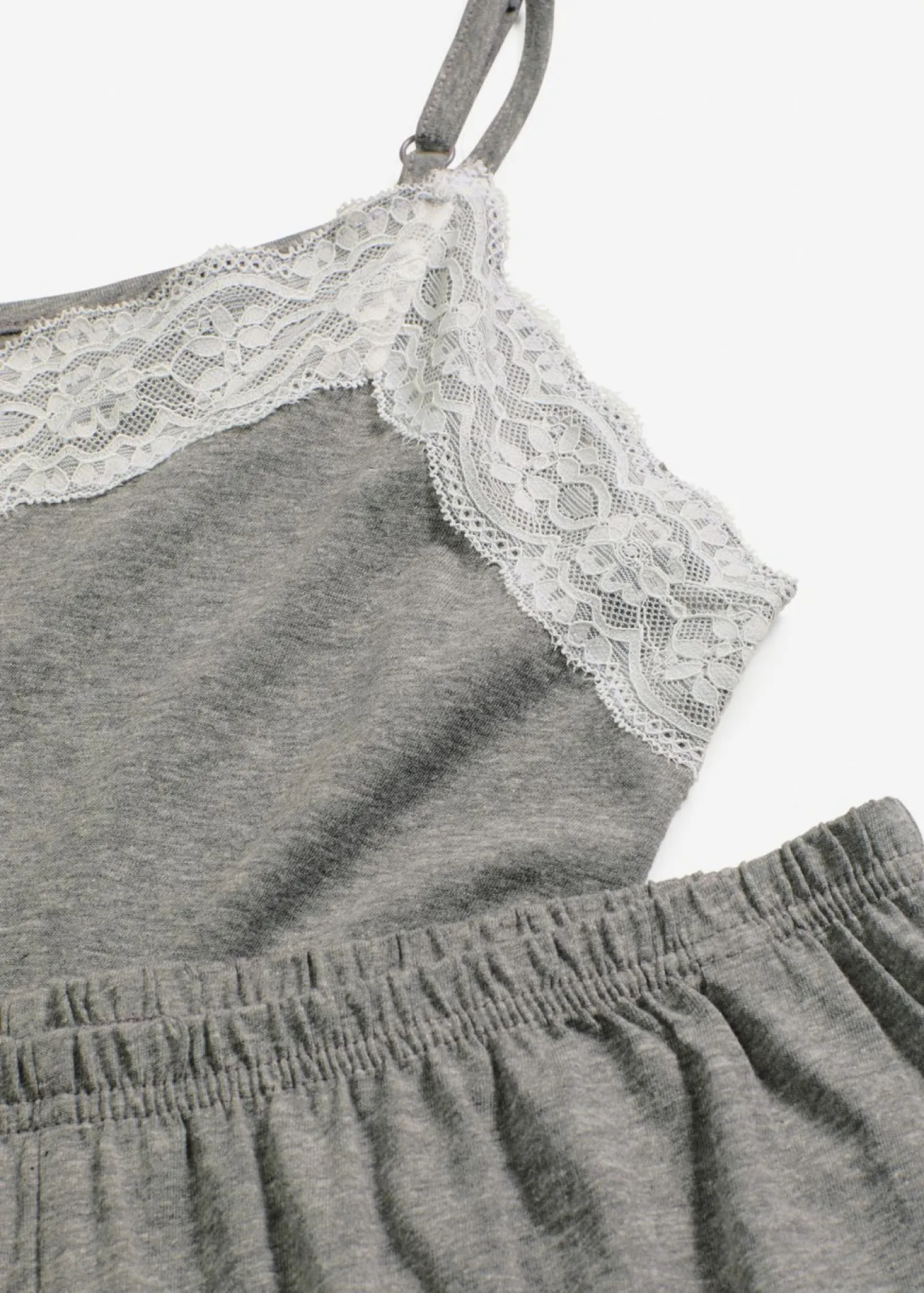 Pijama corto con encaje fino