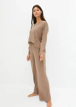 Pijama de canalé suave con perneras anchas