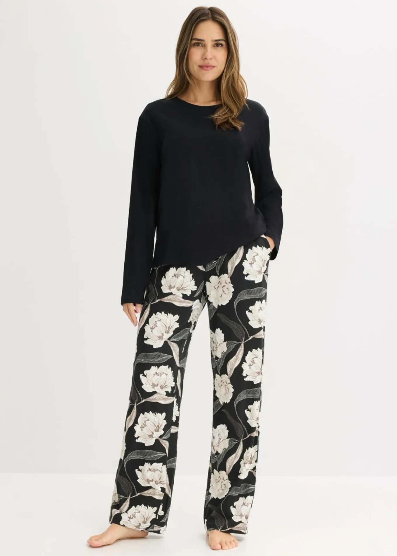 Pijama de viscosa con perneras anchas
