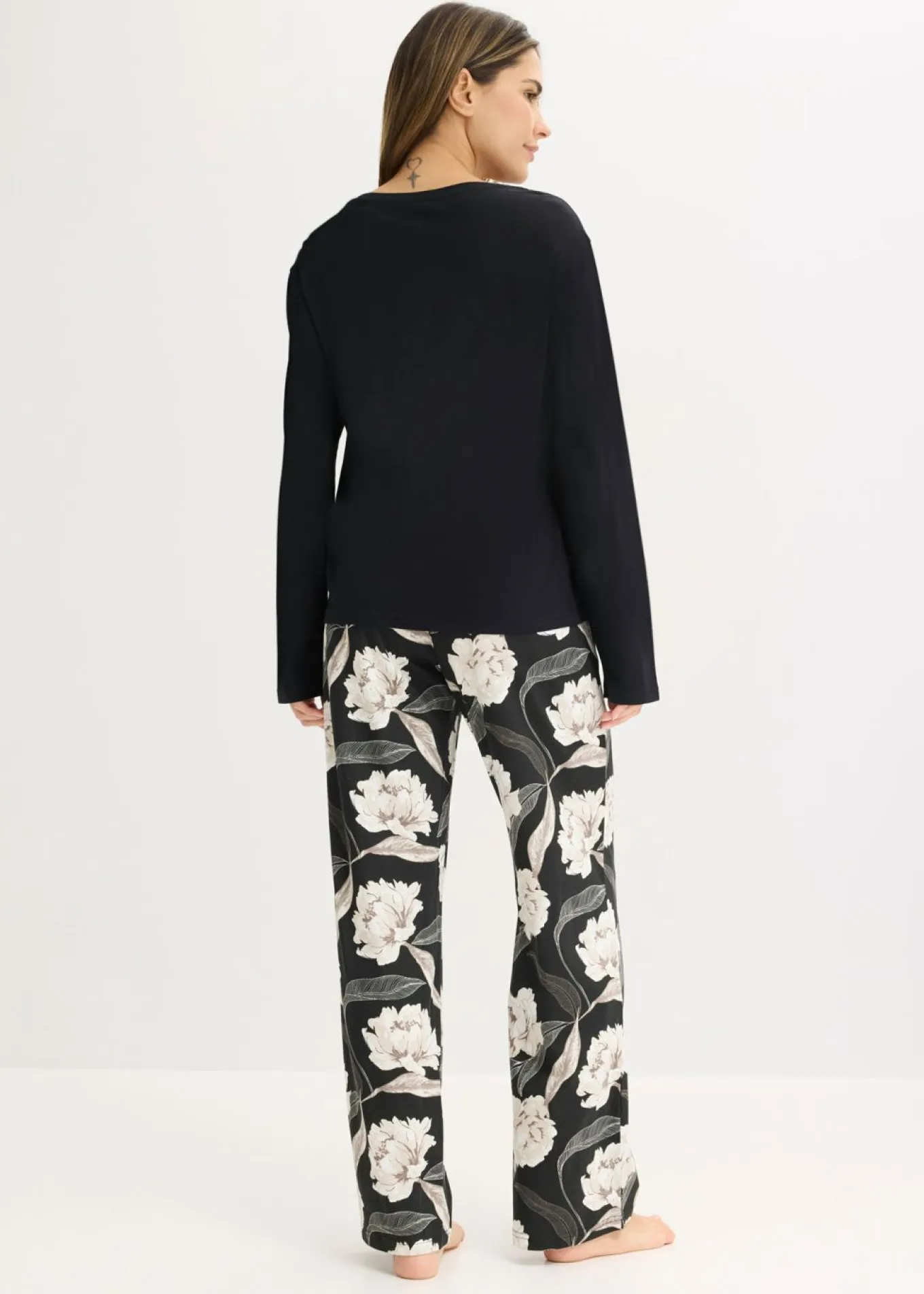 Pijama de viscosa con perneras anchas