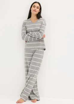 Pijama holgado de tejido suave