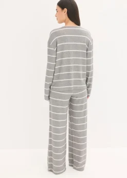 Pijama holgado de tejido suave
