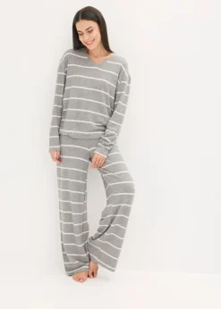 Pijama holgado de tejido suave