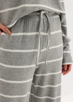 Pijama holgado de tejido suave