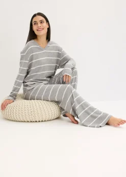 Pijama holgado de tejido suave