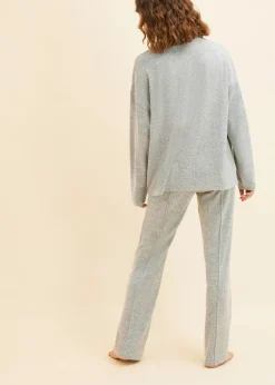 Pijama holgado de tejido suave