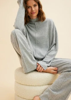 Pijama holgado de tejido suave