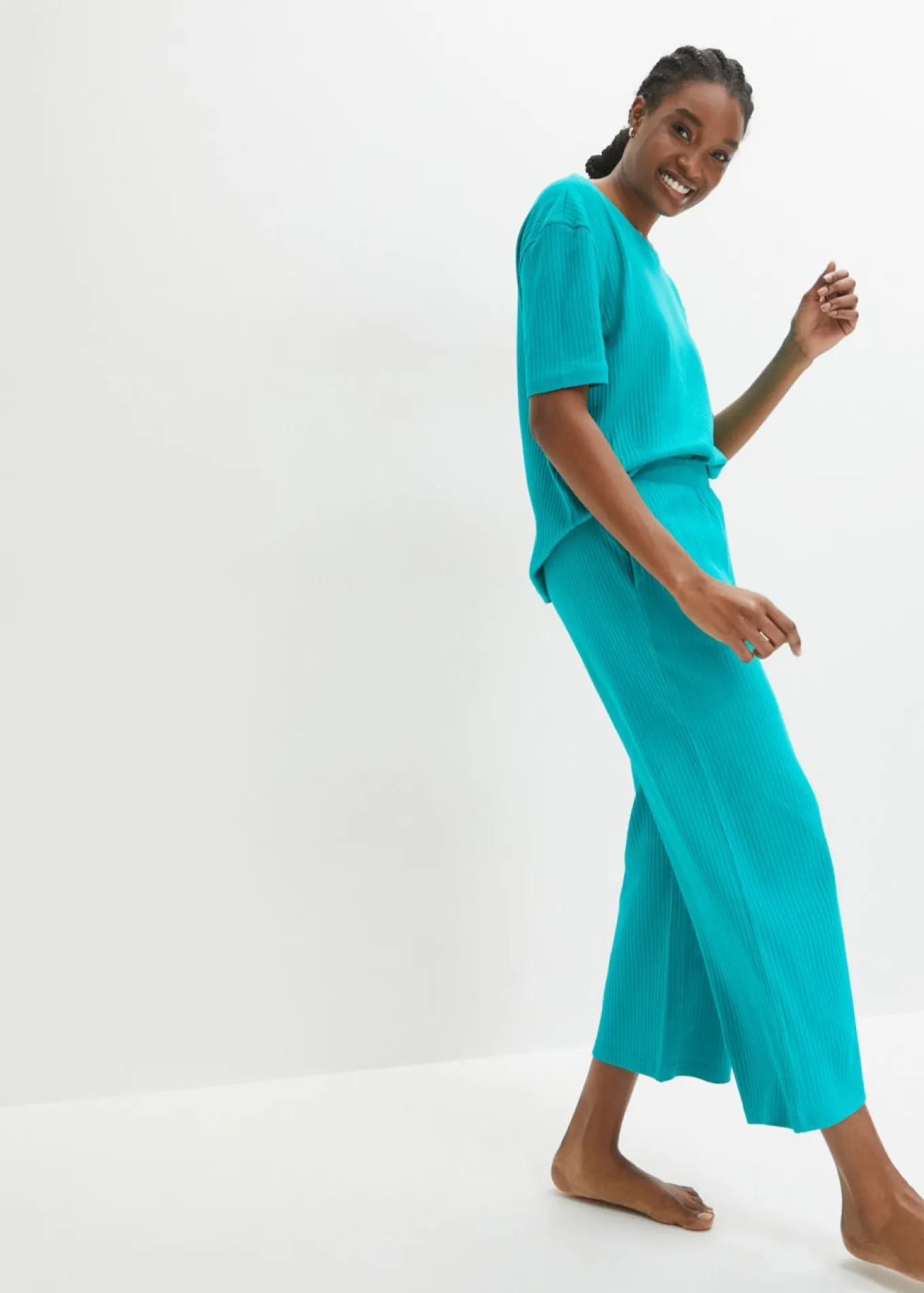 Pijama loungewear de canalé con culotte