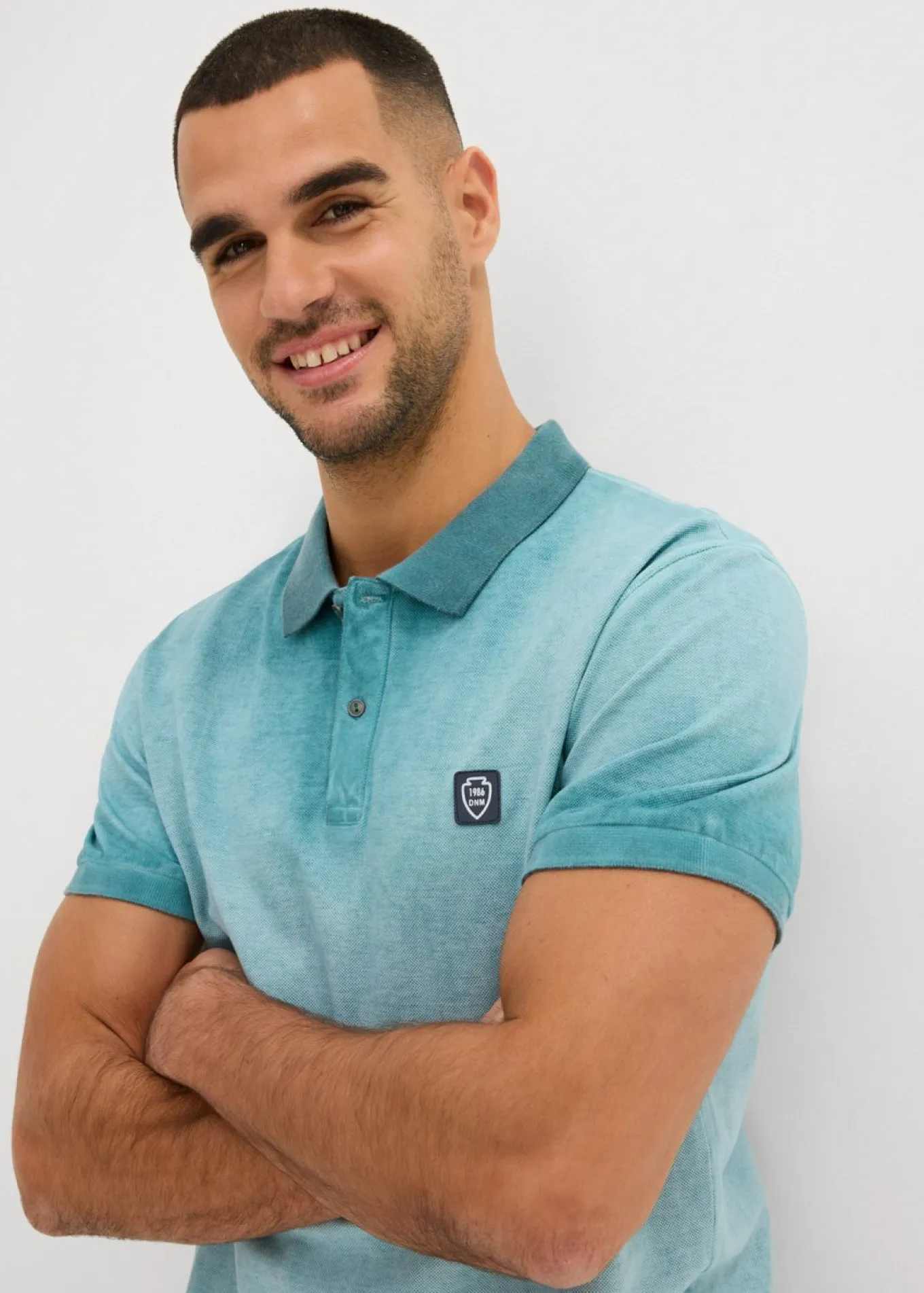 Polo de piqué con aspecto desgastado