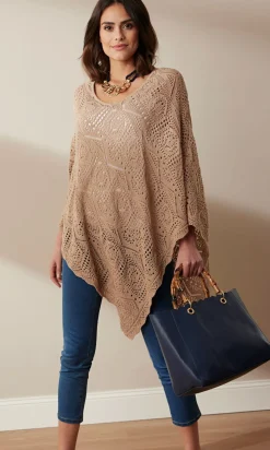 Poncho con aspecto de ganchillo
