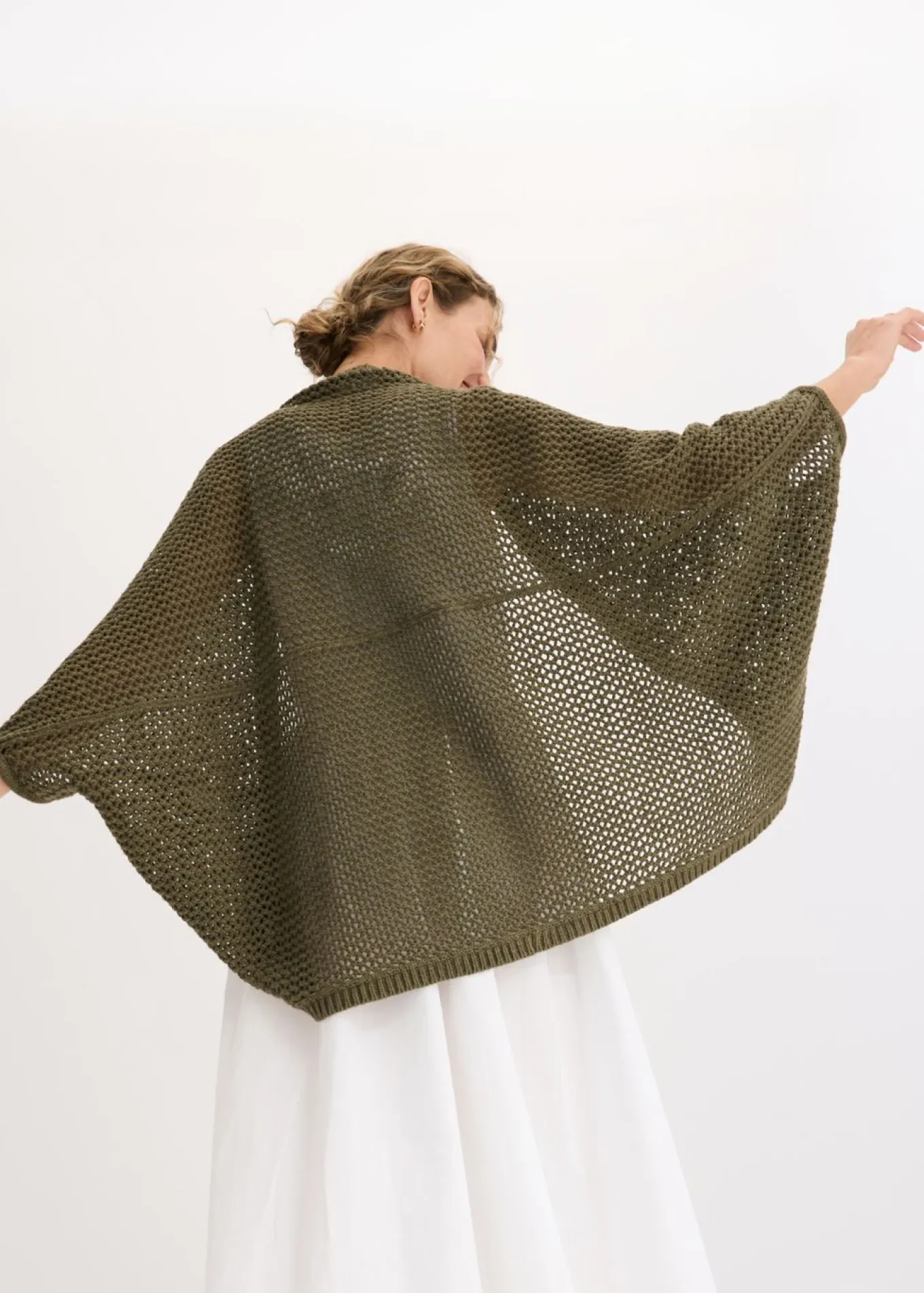 Poncho de punto de ajour con contenido de lino