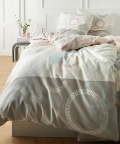 Ropa de cama con círculos