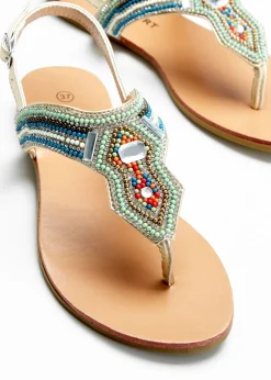 Sandalias con abalorios