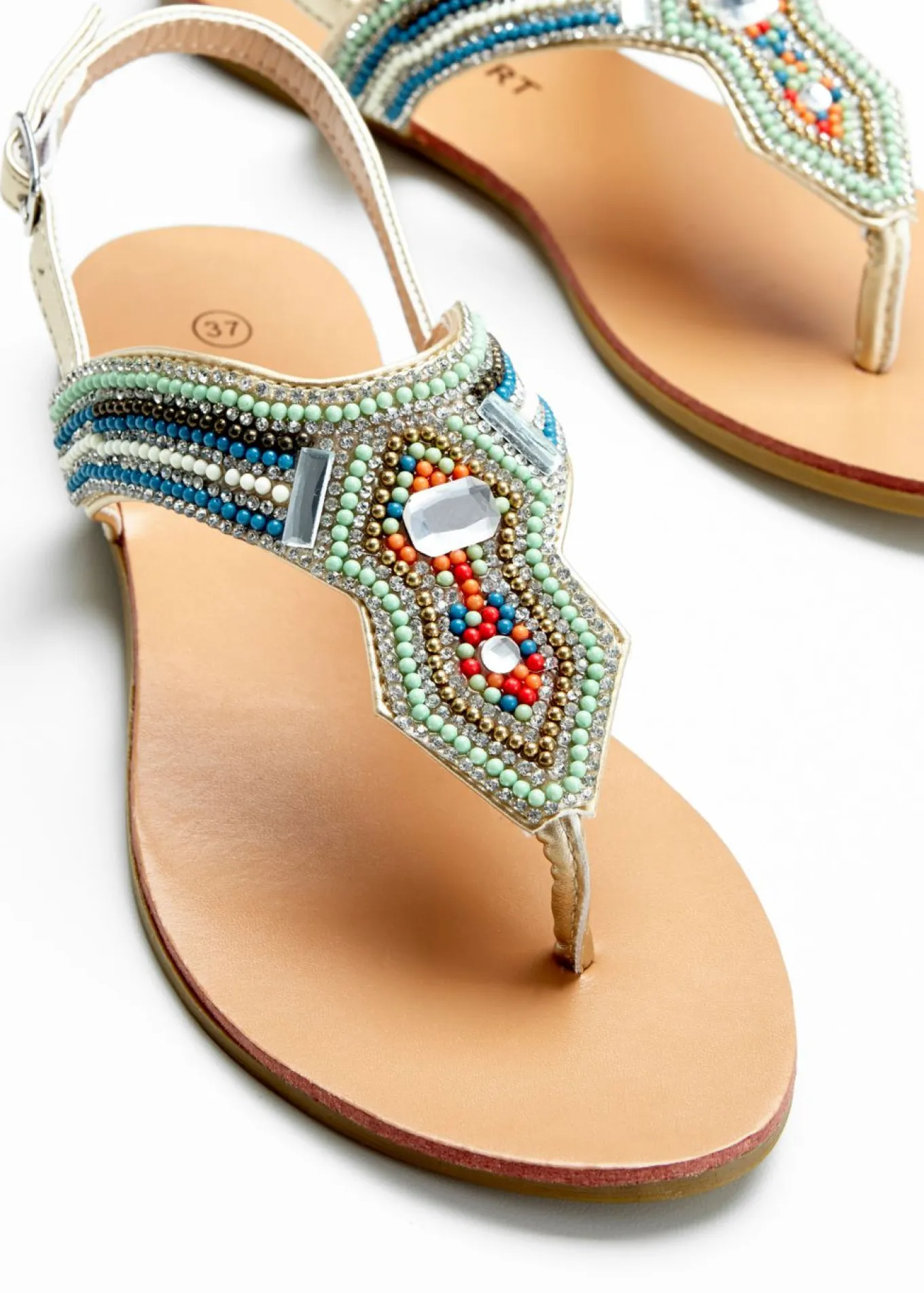 Sandalias con abalorios