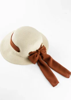 Sombrero con lazo
