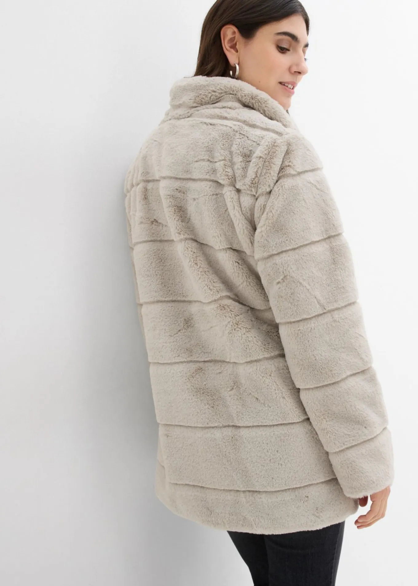 Suave chaqueta de pelo para durante y después del embarazo