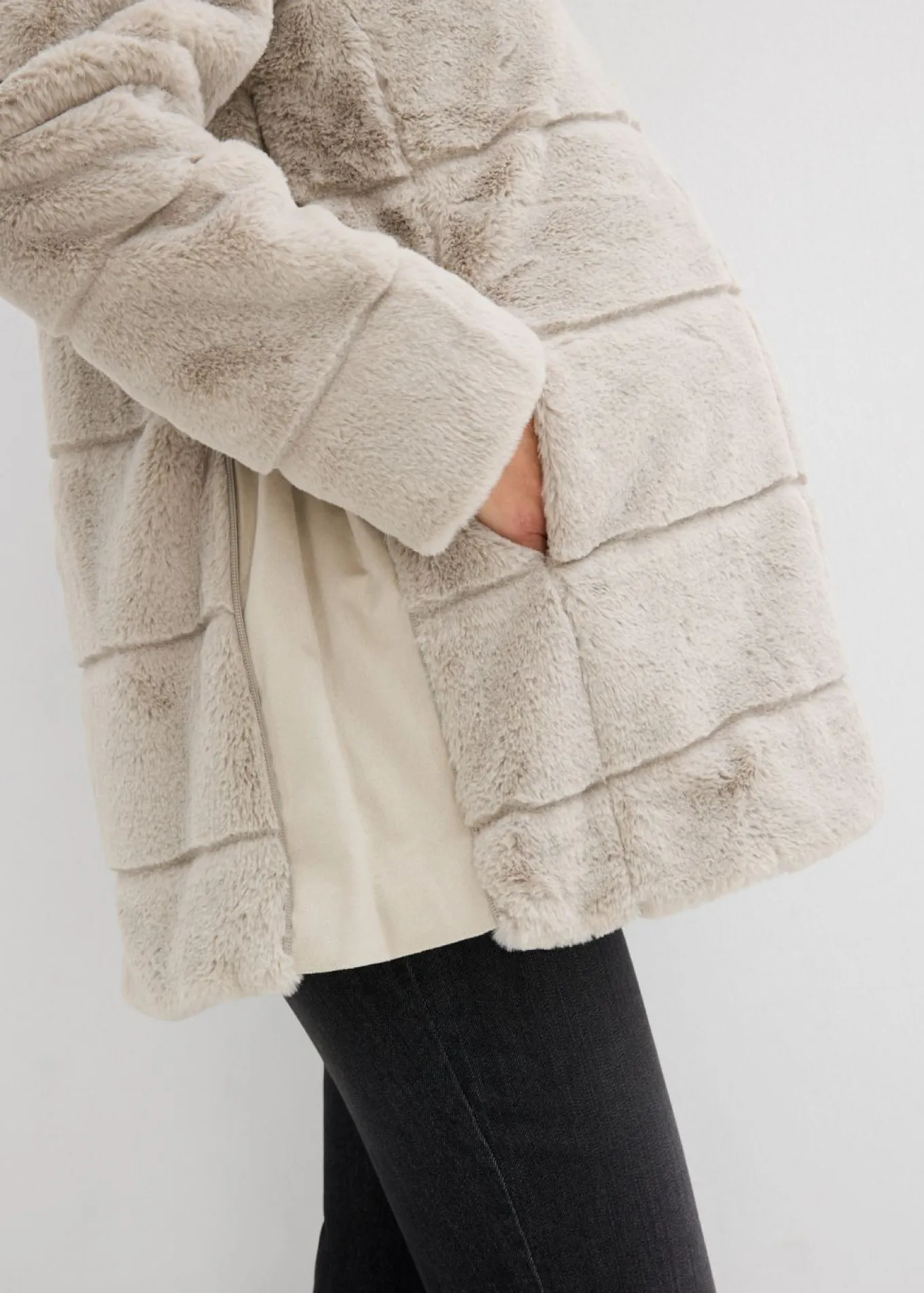 Suave chaqueta de pelo para durante y después del embarazo