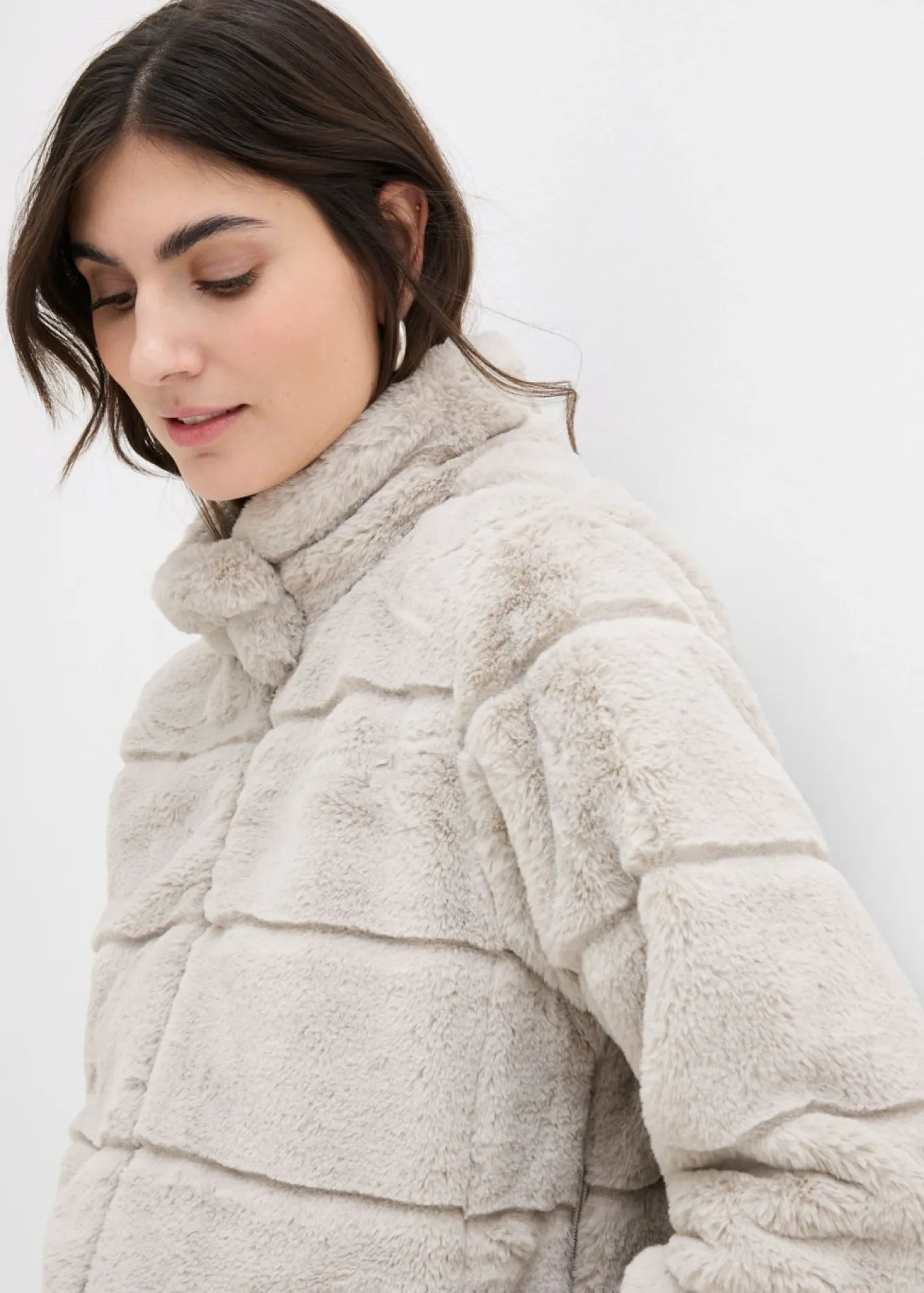Suave chaqueta de pelo para durante y después del embarazo