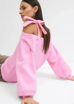 Sudadera ancha con un hombro al descubierto